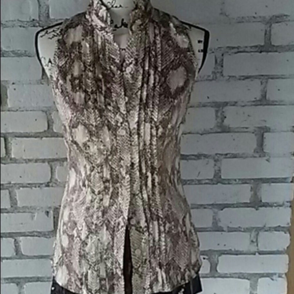 Sleeveless top